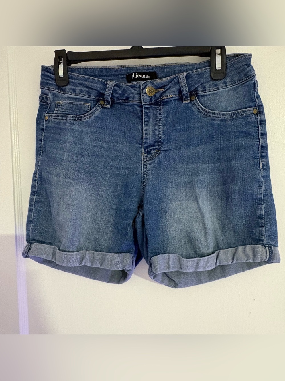 d. jeans Women's Blue Denim Rolled-Hem Shorts